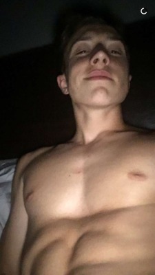 snapchathotguys:  Http://SnapchatHotGuys.tumblr.com