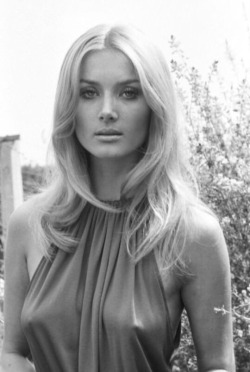 sewwhat42:Barbara Bouchet