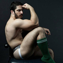 IÂ love cute guys & the color green… & socks