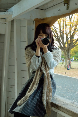 cameragirlcamera:shutter girl by mozz-xxx on Flickr.