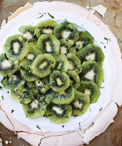 foodopia:  kiwi lime pavlova: recipe here