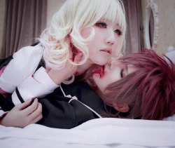 maniaqueducosplay:  Yui Komori & Ayato Sakamaki from Diabolik