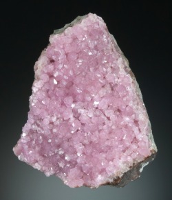 bijoux-et-mineraux:  Cobaltoan Calcite - Agoudal Mine, Bou Azzer