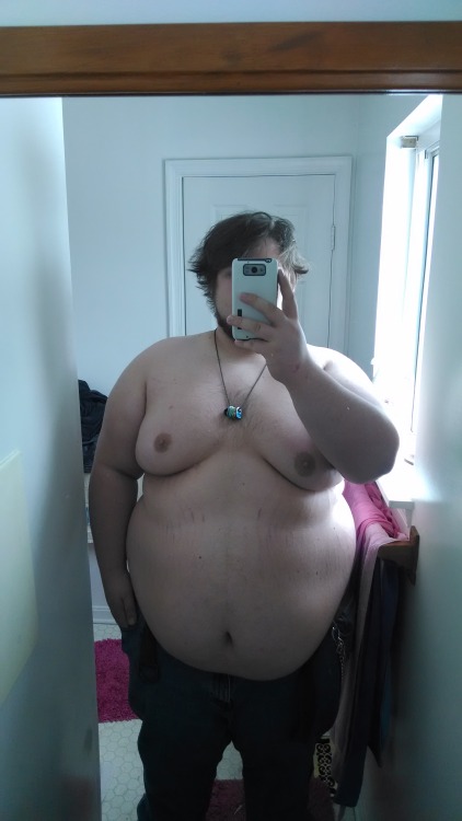 adiposexxxl:  never-fat-enough:  thewhaledude:  Got the urge to take some new pics, since Iâ€™m weighing 442lbs now!Â   Iâ€™m in love!  Me to :-))  So gorgeous. How about adding some more figures to that figure ;)