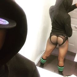kiddonyx:  Awwee fuck it! It’s #humpday and I’m celebrating
