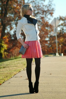 fashion-tights:   Pink & White For Cold Weather