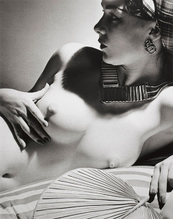 grigiabot:  Horst P. Horst, “Round the Clock IV, NY“,