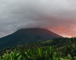 alexihobbs:  Arenal volcano near La Fortuna, Costa Rica, for