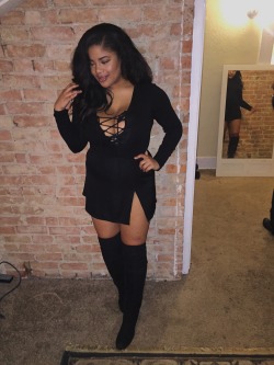 thechroniclesofcollege:  All black at the white shows. SC: loganngabrielle