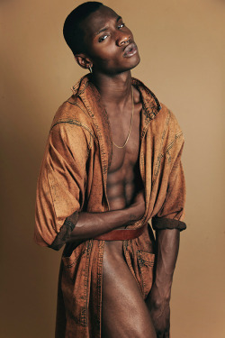  Adonis Bosso 