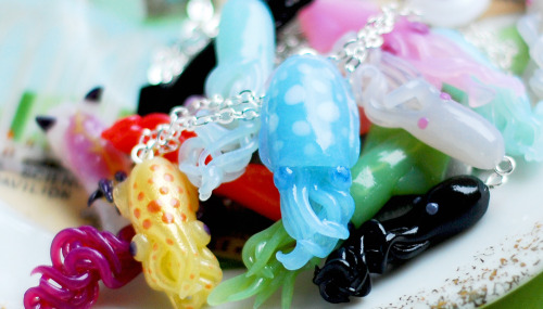 indolentjellyfish:  Time for another giveaway! The winner will receive any invertebrate sea creature necklace of their choosing from my shop. See all the choices in detail HERE. (plus a few that are not pictured above.) Rules: Reblog to enter No more