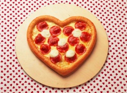    Domino’s Japan offers heart-shaped Valentine’s Day pizzas.