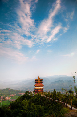 x-enial:  Hanyin Pagoda by Joe Whittingham   