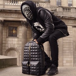 overdeauxis:  Follow Overdeauxis, The Streetfashion Bible!