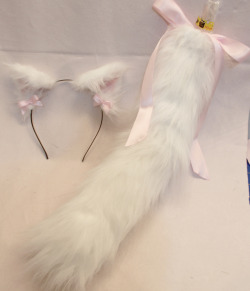 sara-meow:  A customers order of white kitten ears (fluffy inned