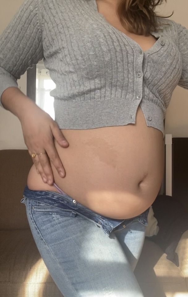 potbellygf:squeezing my overfed body into these jeans makes me
