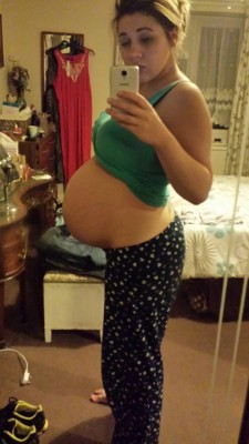 vickyandchick: 39 weeks.. I have been pregnant for 273 days but