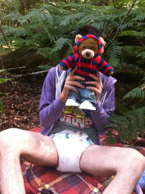 lilscruff:  babyjasonabdl:  JJ bear having a fun adventure too.   I am so jealous of your tee shirt.