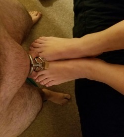 cuckyweenie:  While getting ready for work my wife had to taunt