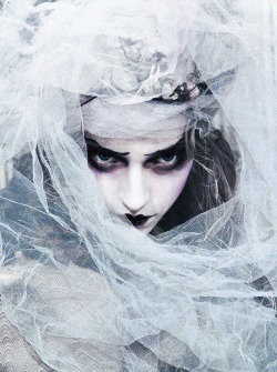 deprincessed:  Marcelina Sowa is shrouded in tulle and an air