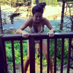 kinkysexualacts:  Such a cute pee of the balcony!!!  http://love-peeing-girls.tumblr.com/