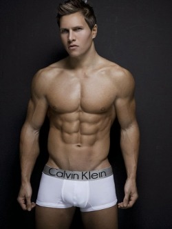 andromalehotness:Jordan Loewenstein