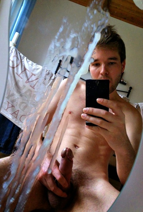 mykebottoms: Luuuuuuuuv batter splatter  Show me your mirror cum shotâ€¦ http://gay-cum-party.tumblr.com/submit