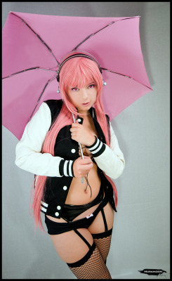 dirty-gamer-girls:  Sonico - Supersonico [Umbrella] by GeniMonsterCheck