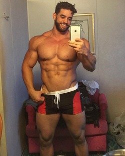 Hot Confessions Of A Horny Bi Curious Muscle Jock