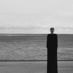 weandthecolor:  The melancholic photographs of Noell Oszvald.See