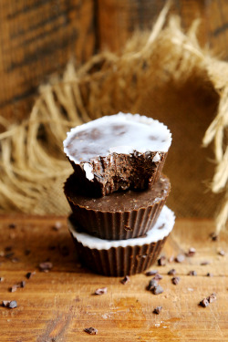 veganrecipecollection:  (via Crunchy Chocolate Butter Cups -