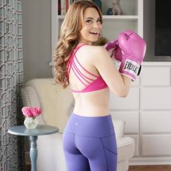 hotwomeninyogapants:  Rosanna Pansino - baker, actress, and YouTube