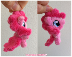 royalcanterlotvoice:  Pinkie Pie Keychain by zuckerschnuti