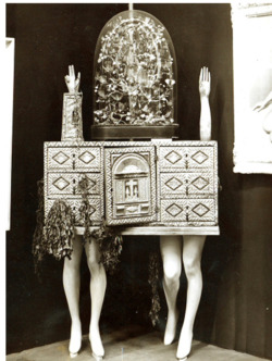 kirgiakos: Anonymous - View of André Breton’s object-chest