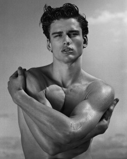 hotboyseverywheree:  chanelresort:  Simon Nessman by Bruce Weber