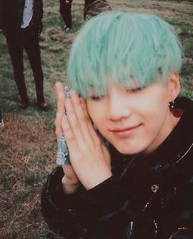 jiminrolls:  polaroids: mint suga