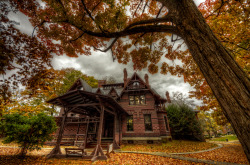 ohmycarling:  arpeggia:  Mark Twain’s House, Hartford, CT Photo