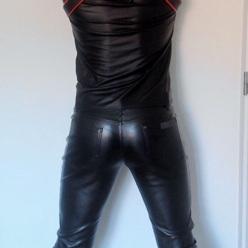 popsgayboy:White 
