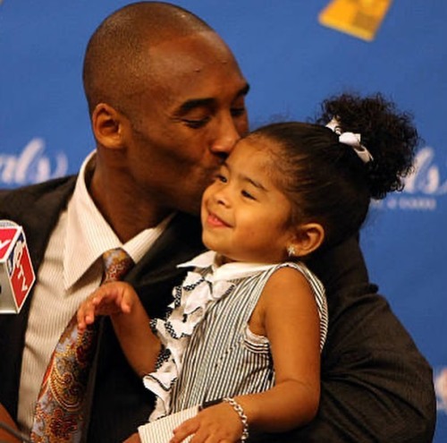 bballinspiration:  Kobe and GiGi 😭😭😢 . This is absolutely