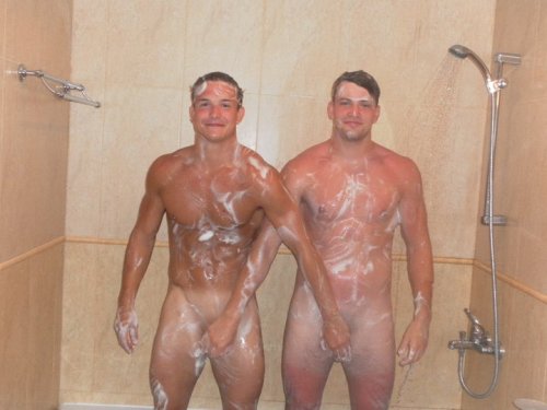 itsonlypubes:  Always shower with a buddy or two…..