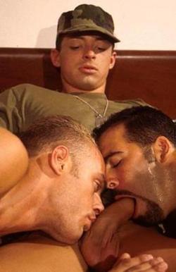 gooeygaycreampies:  Hot gay hookups: http://bit.ly/1NDFhfU