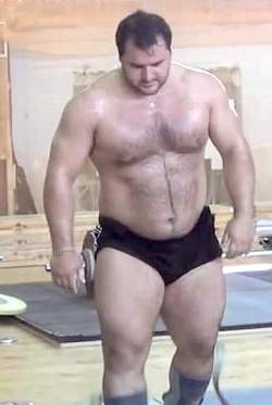 xxxxxljock:Rusian Albegov 6′4″ 324 Russian Weightlifter