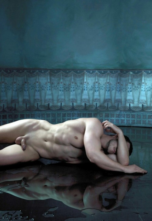 Superman so weak by kryptonite torture !