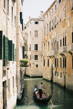 travelthisworld:  Venezia Venice, Italy | by Begum Yilmaz 