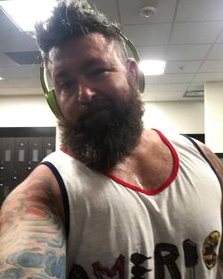 chadillacjax:  Just another gym selfie #tatted #workout #gymlife