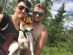 fuckyeahgaycouples:  Hiking with my little family!  So inlove