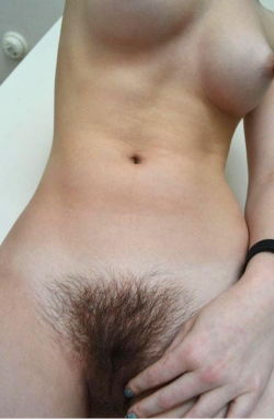 ethnicexotichairy:  Ethnic & Hairy   nice and hairy pussy