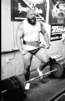 weaponsgradegains:  An Older picture of Brandon Lilly Deadlift