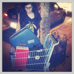 - @thaliaaaaaaaa & @jonnahllamas are moving in for the weekend!