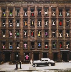 historicaltimes:  Ormond Gigli, Girls in the Windows, New York